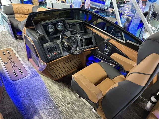 Slide: The Image of Tahoe Cascade - Quad Lounger Shift Windshield 2026 - 3