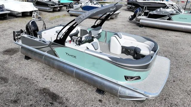 Slide: The Image of Tahoe LTZ - 23 FT Entertainer 2026 - 11