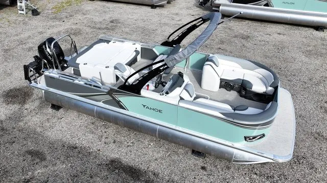 Slide: The Image of Tahoe LTZ - 23 FT Entertainer 2026 - 3