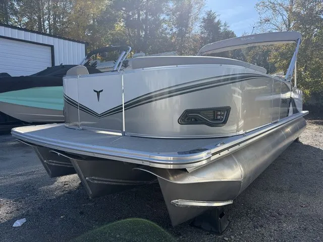 Slide: The Image of Tahoe LTZ - 23 FT Versatile Rear Bench 2026 - 5