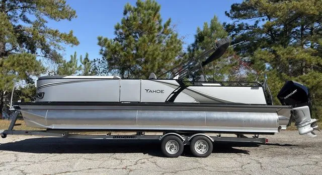 The Image of Tahoe LTZ - 23 FT Entertainer 2026 - 1