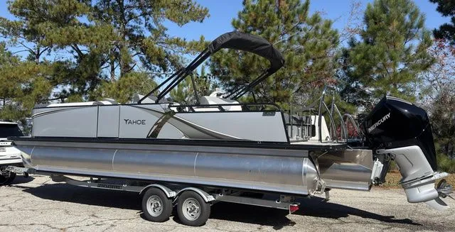 Slide: The Image of Tahoe LTZ - 23 FT Entertainer 2026 - 17