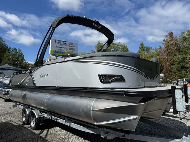 The Image of Tahoe LTZ - 23 FT Versatile Rear Lounger 2026 - 1