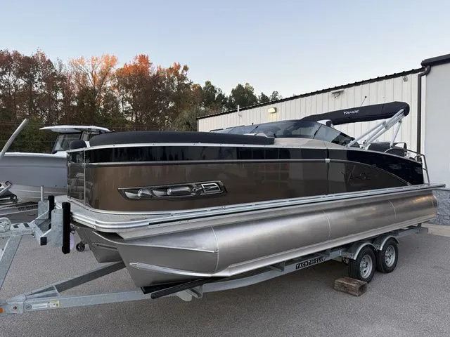 Slide: The Image of Tahoe Cascade - Quad Lounger Shift Windshield 2026 - 3