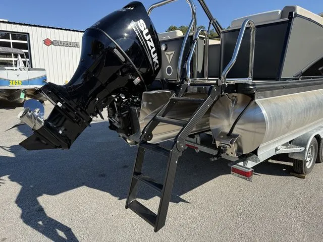 Slide: The Image of Tahoe Cascade - Quad Lounger Windshield 2026 - 3