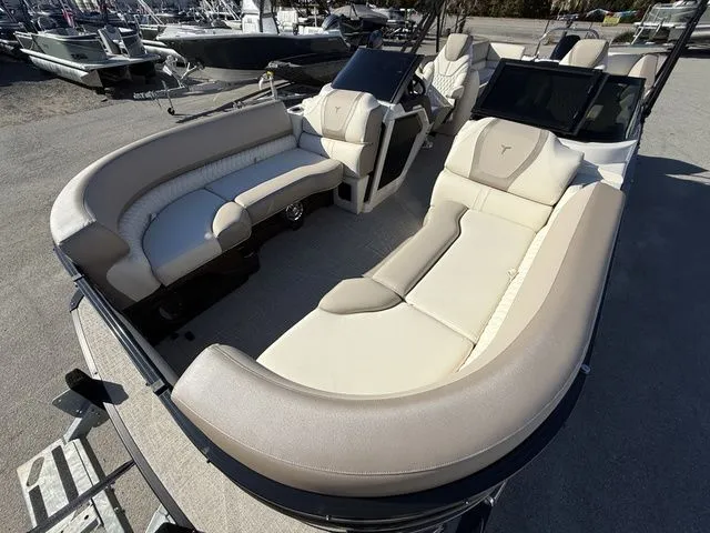 Slide: The Image of Tahoe Cascade - Quad Lounger Windshield 2026 - 4