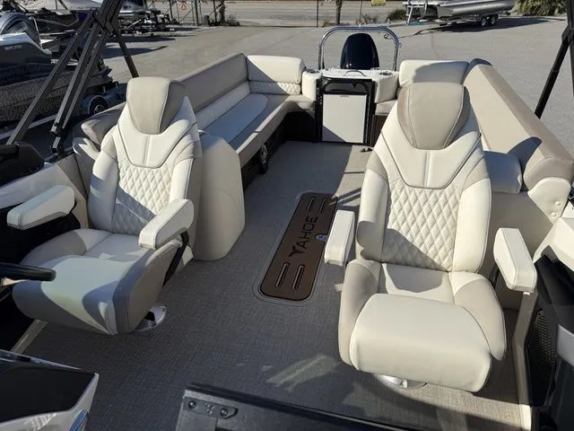 Slide: The Image of Tahoe Cascade - Quad Lounger Windshield 2026 - 6