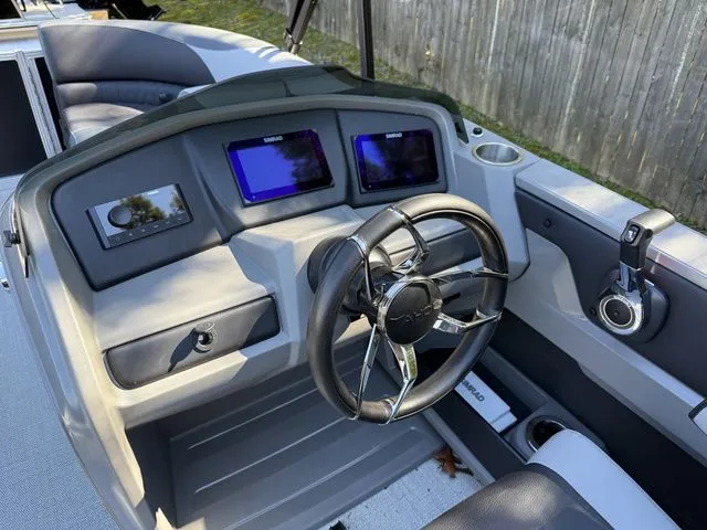 Slide: The Image of Tahoe LTZ - 23 FT Quad Lounger Shift PP 2026 - 3