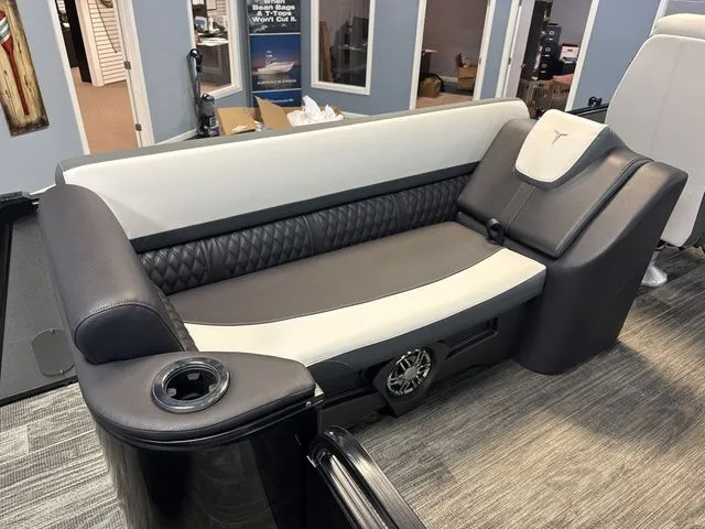 Slide: The Image of Tahoe Cascade - 25 FT Quad Lounger 2026 - 3