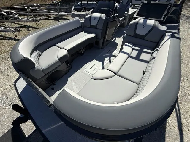 Slide: The Image of Tahoe Cascade - Quad Lounger Shift Windshield 2026 - 13