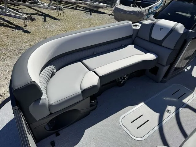 Slide: The Image of Tahoe Cascade - Quad Lounger Shift Windshield 2026 - 14