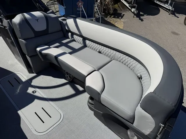 Slide: The Image of Tahoe Cascade - Quad Lounger Shift Windshield 2026 - 15
