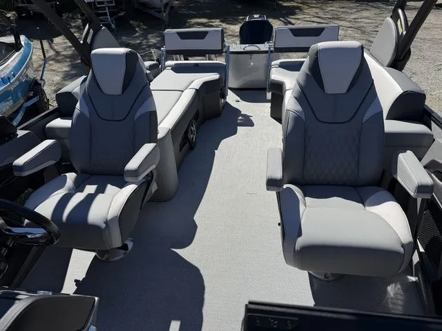 Slide: The Image of Tahoe Cascade - Quad Lounger Shift Windshield 2026 - 16
