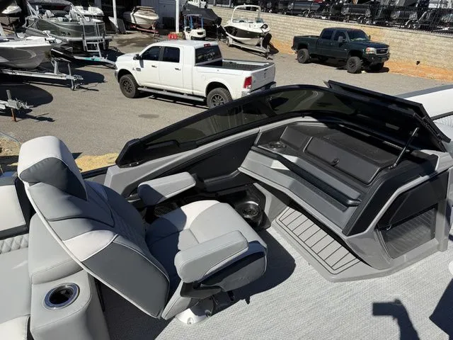 Slide: The Image of Tahoe Cascade - Quad Lounger Shift Windshield 2026 - 21