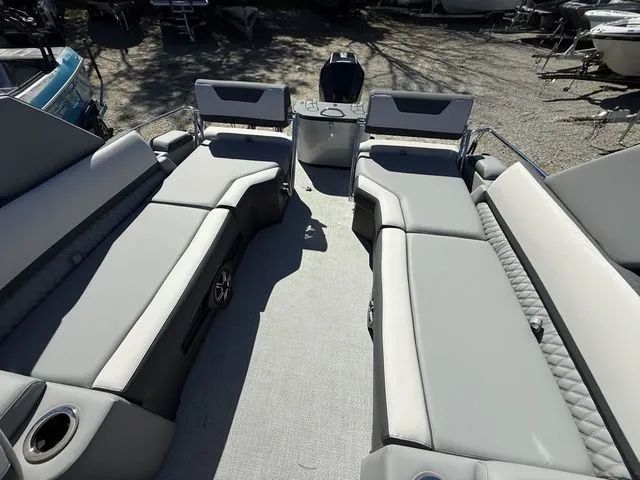 Slide: The Image of Tahoe Cascade - Quad Lounger Shift Windshield 2026 - 22