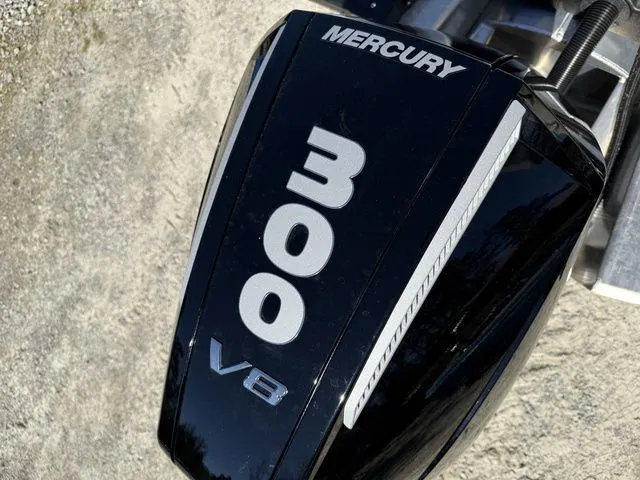 Slide: The Image of Tahoe Cascade - Quad Lounger Shift Windshield 2026 - 23