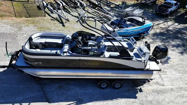 Slide: The Image of Tahoe Cascade - Quad Lounger Shift Windshield 2026 - 9