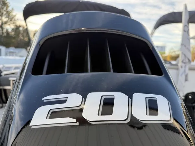 Slide: The Image of Tahoe LTZ - 25 FT Versatile Rear Bench 2026 - 5