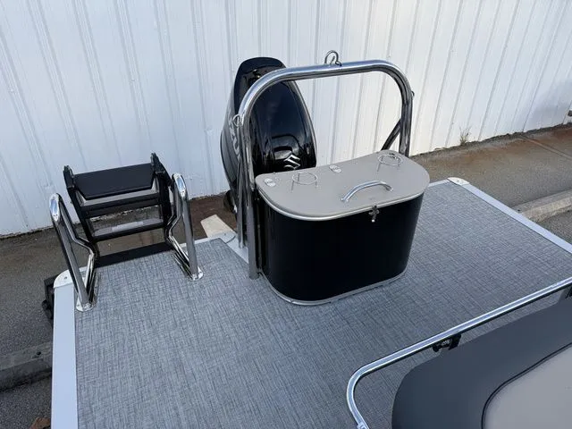 Slide: The Image of Tahoe LTZ - 25 FT Versatile Rear Bench 2026 - 6