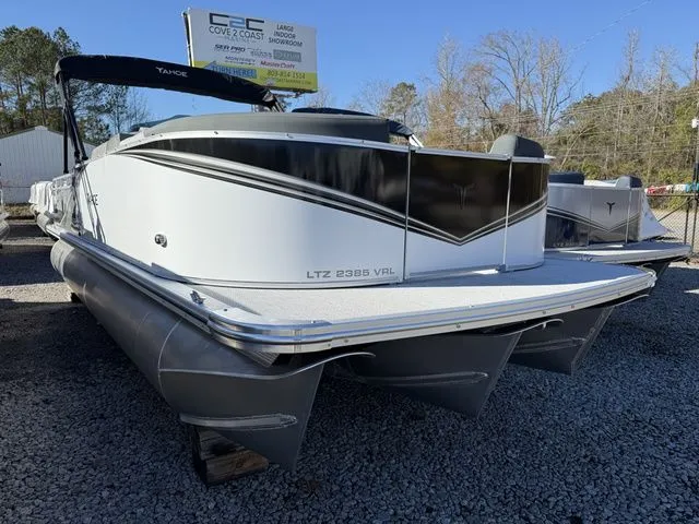 The Image of Tahoe LTZ - 23 FT Versatile Rear Lounger 2026 - 1