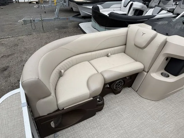 Slide: The Image of Tahoe LTZ - 23 FT Quad Lounger Shift 2026 - 3