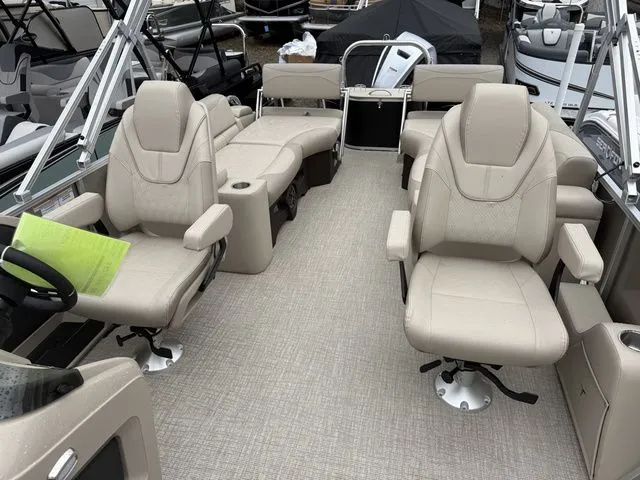 Slide: The Image of Tahoe LTZ - 23 FT Quad Lounger Shift 2026 - 4