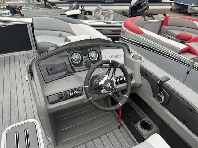 Slide: The Image of Tahoe LTZ - Quad Lounger Shift 25E85 2026 - 4