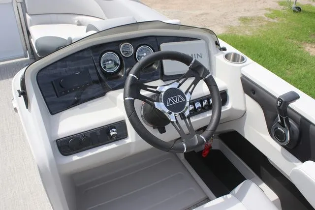 Slide: The Image of Avalon LSZ - 23 FT Quad Lounger 2025 - 17