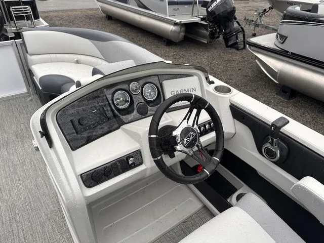 Slide: The Image of Avalon LSZ - 23 FT Quad Lounger 2025 - 26