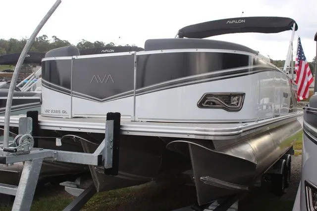 Slide: The Image of Avalon LSZ - 23 FT Quad Lounger 2025 - 3