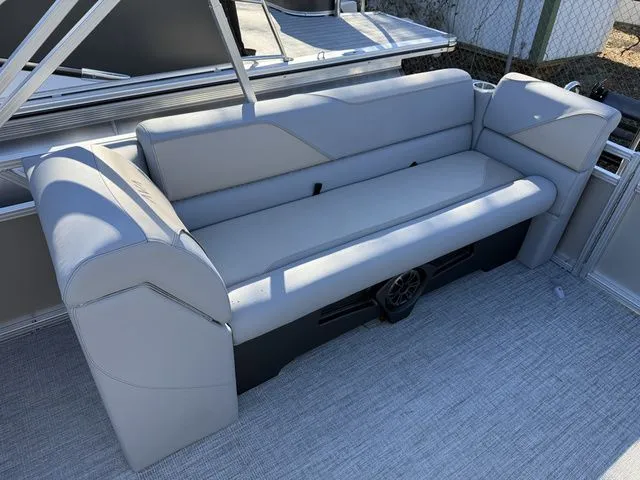 Slide: The Image of Avalon Venture - 23 FT Quad Lounger 2026 - 7