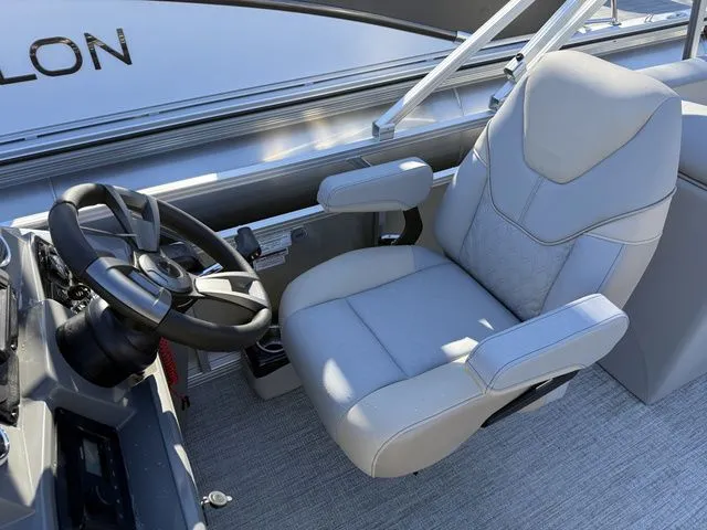 Slide: The Image of Avalon Venture - 23 FT Quad Lounger 2026 - 8