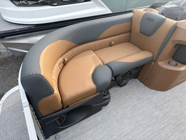 Slide: The Image of Avalon Avalon LSZ Cruise - 19 FT 2026 - 10