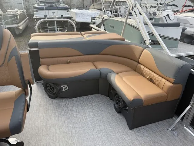 Slide: The Image of Avalon Avalon LSZ Cruise - 19 FT 2026 - 4