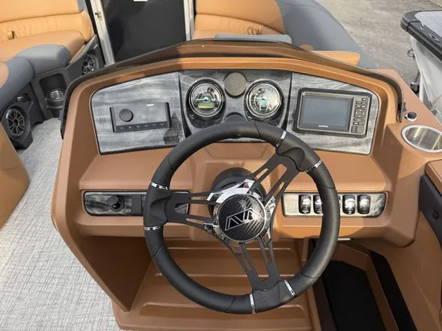 Slide: The Image of Avalon Avalon LSZ Cruise - 19 FT 2026 - 7