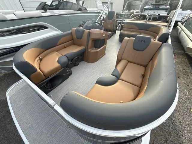 Slide: The Image of Avalon Avalon LSZ Cruise - 19 FT 2026 - 9