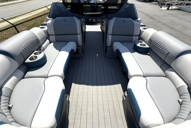 Slide: The Image of Tahoe GRAND TAHOE LTD ELITE PP 25' 2025 - 12