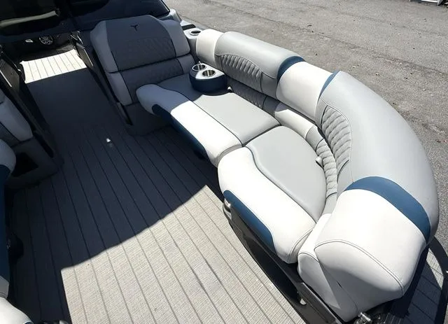 Slide: The Image of Tahoe GRAND TAHOE LTD ELITE PP 25' 2025 - 14