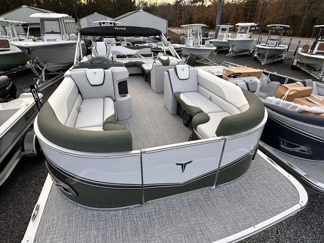 Slide: The Image of Tahoe LTZ - 23 FT Cruise Rear Bench 2025 - 13