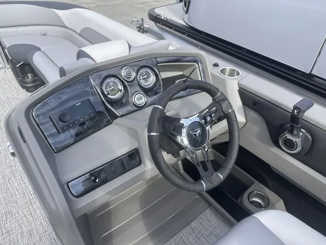 Slide: The Image of Tahoe LTZ - 23 FT Cruise 2025 - 13