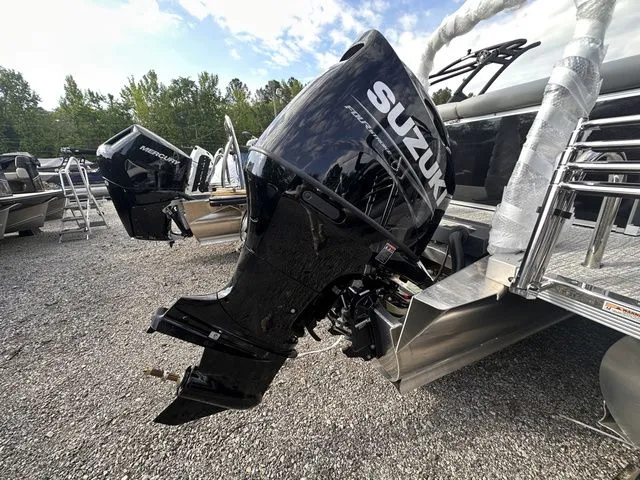 Slide: The Image of Tahoe LTZ - 23 FT Cruise 2025 - 17