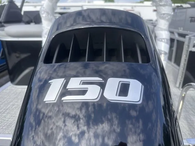 Slide: The Image of Tahoe LTZ - 23 FT Cruise 2025 - 18