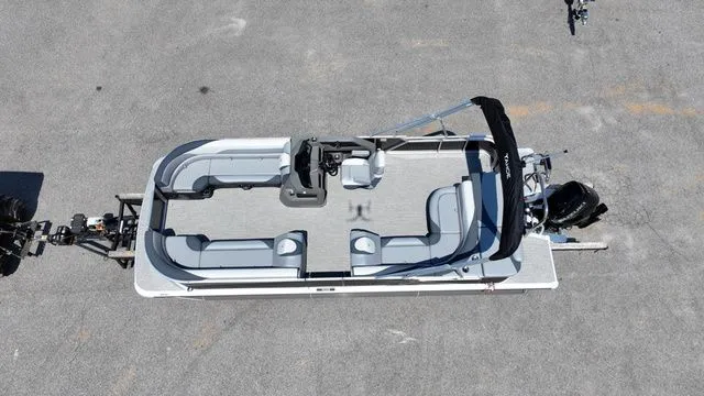 Slide: The Image of Tahoe LTZ - 23 FT Cruise 2025 - 21