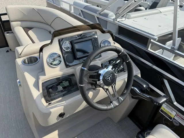 Slide: The Image of Tahoe Sport 85 - 21 Rear Fish 2026 - 11