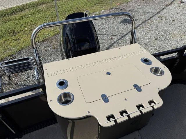 Slide: The Image of Tahoe Sport 85 - 21 Rear Fish 2026 - 13