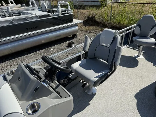 Slide: The Image of Tahoe Sport 85 - 21 Rear Fish 2026 - 5