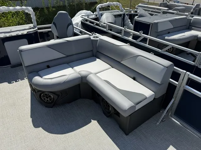 Slide: The Image of Tahoe Sport 85 - 21 Rear Fish 2026 - 6