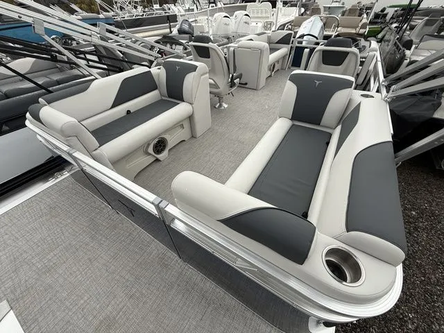 Slide: The Image of Tahoe Sport Quad Lounge - 21 FT 2026 - 12