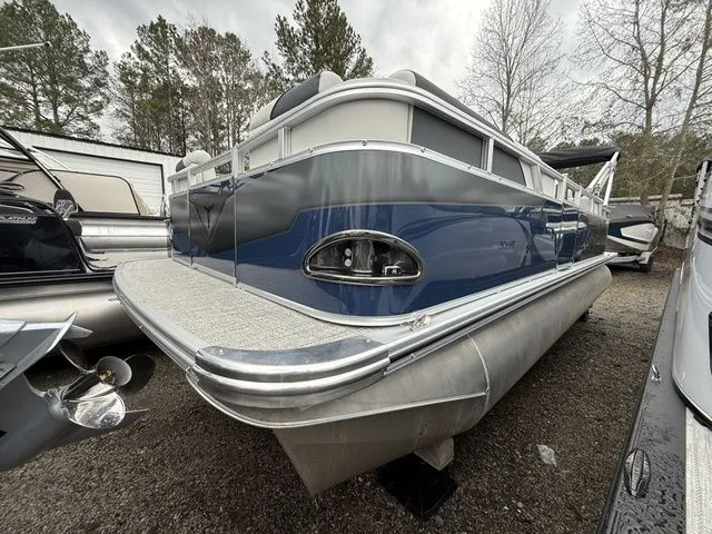 Slide: The Image of Tahoe Sport Quad Lounge - 21 FT 2026 - 3