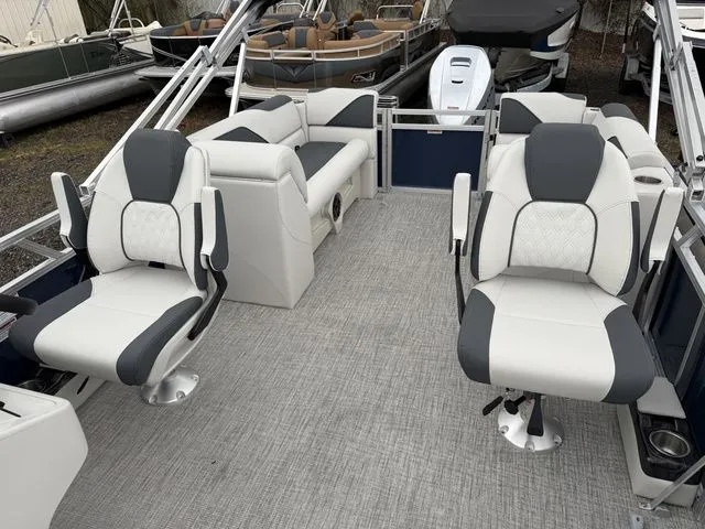 Slide: The Image of Tahoe Sport Quad Lounge - 21 FT 2026 - 6